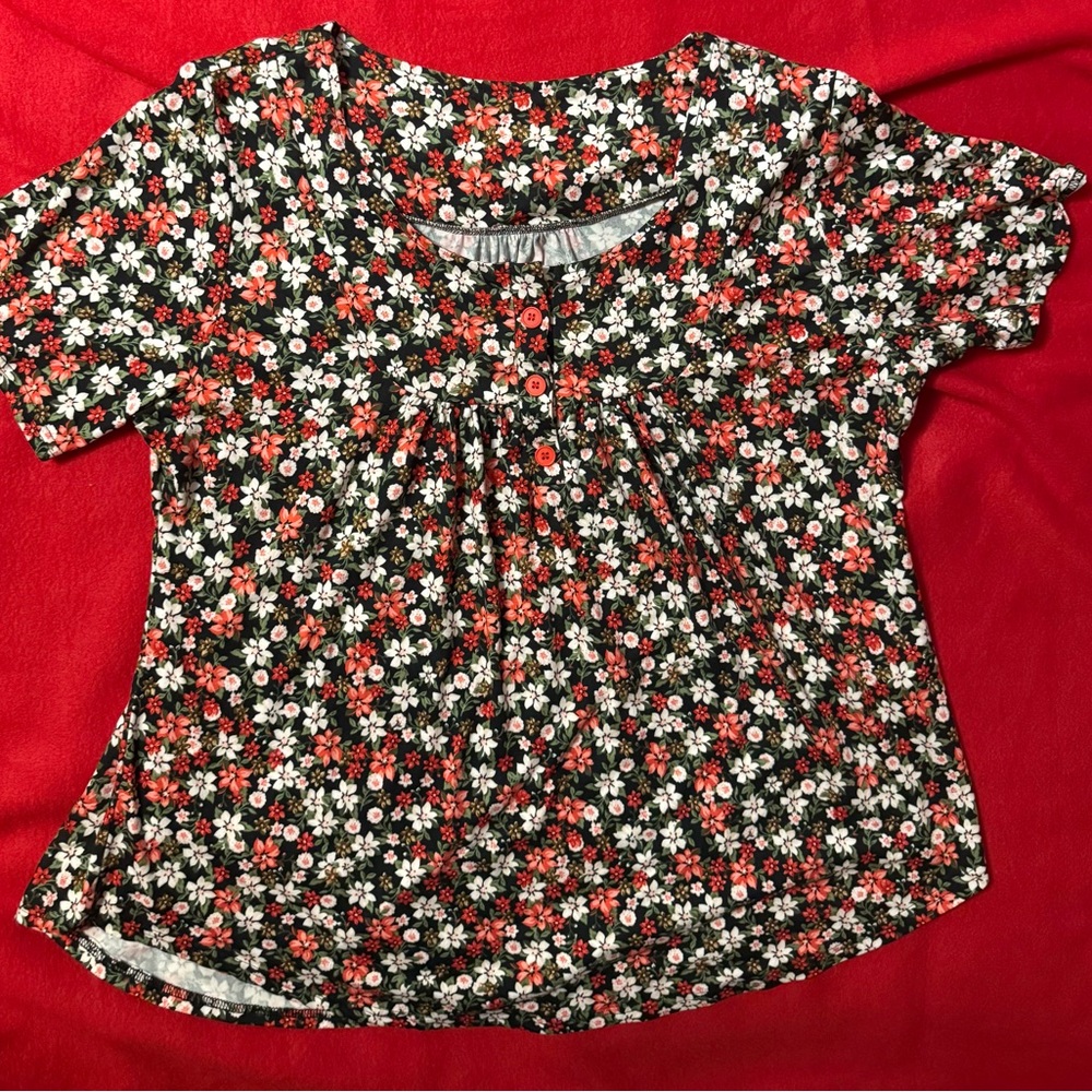 Floral Button-Front Short Sleeve Top - Black with Red & White Flowers